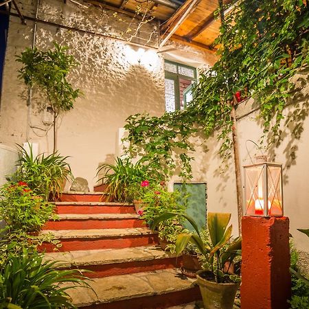 Stone City Hostel Gjirokaster Bagian luar foto