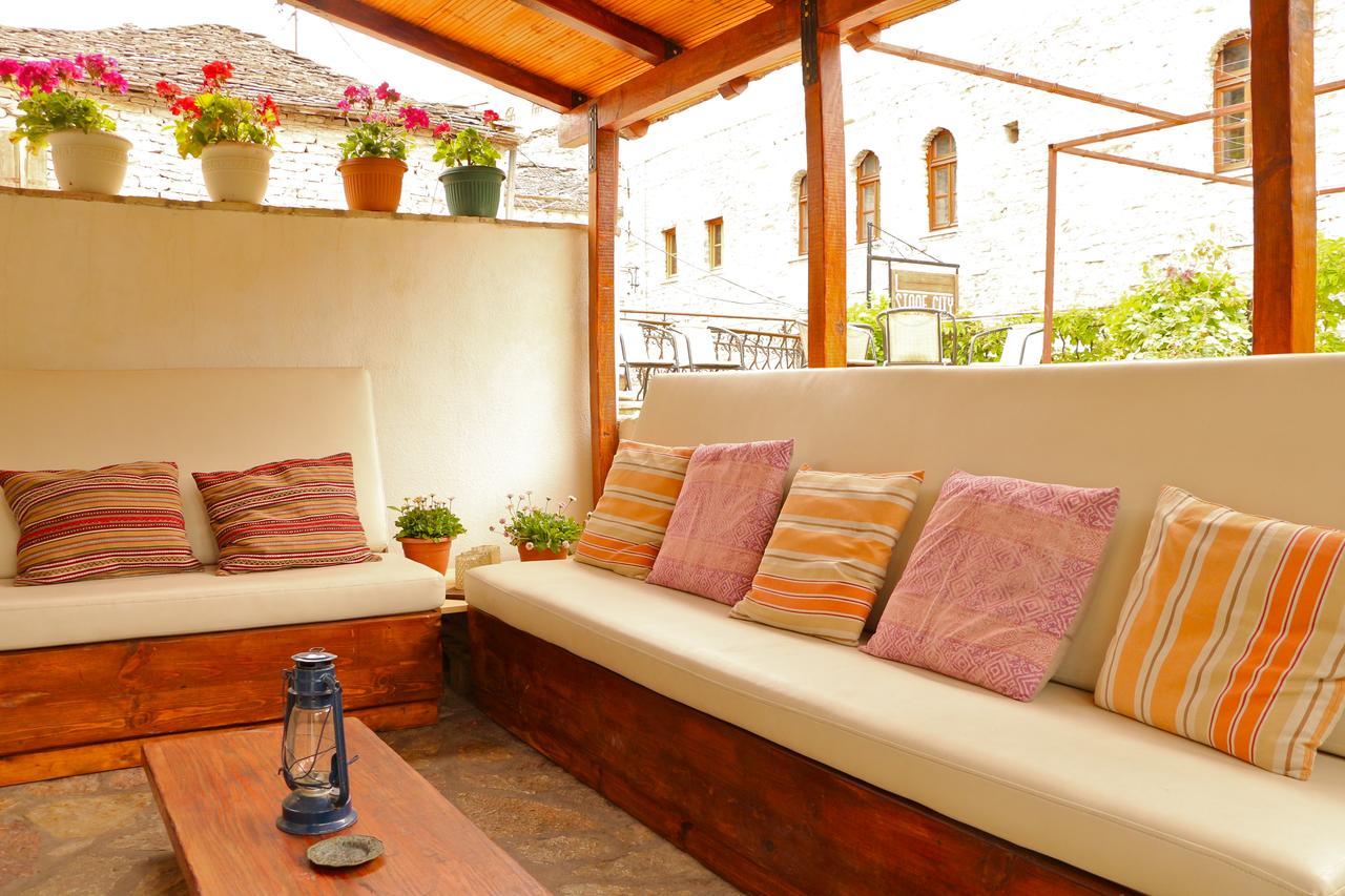 Stone City Hostel Gjirokaster Bagian luar foto